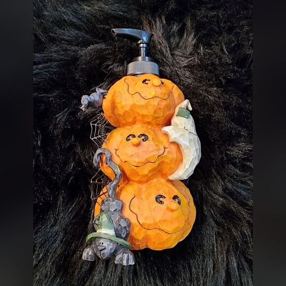 Pumpkin Soap or Lotion Dispenser & Hand Towel - Picture 6 of 15
